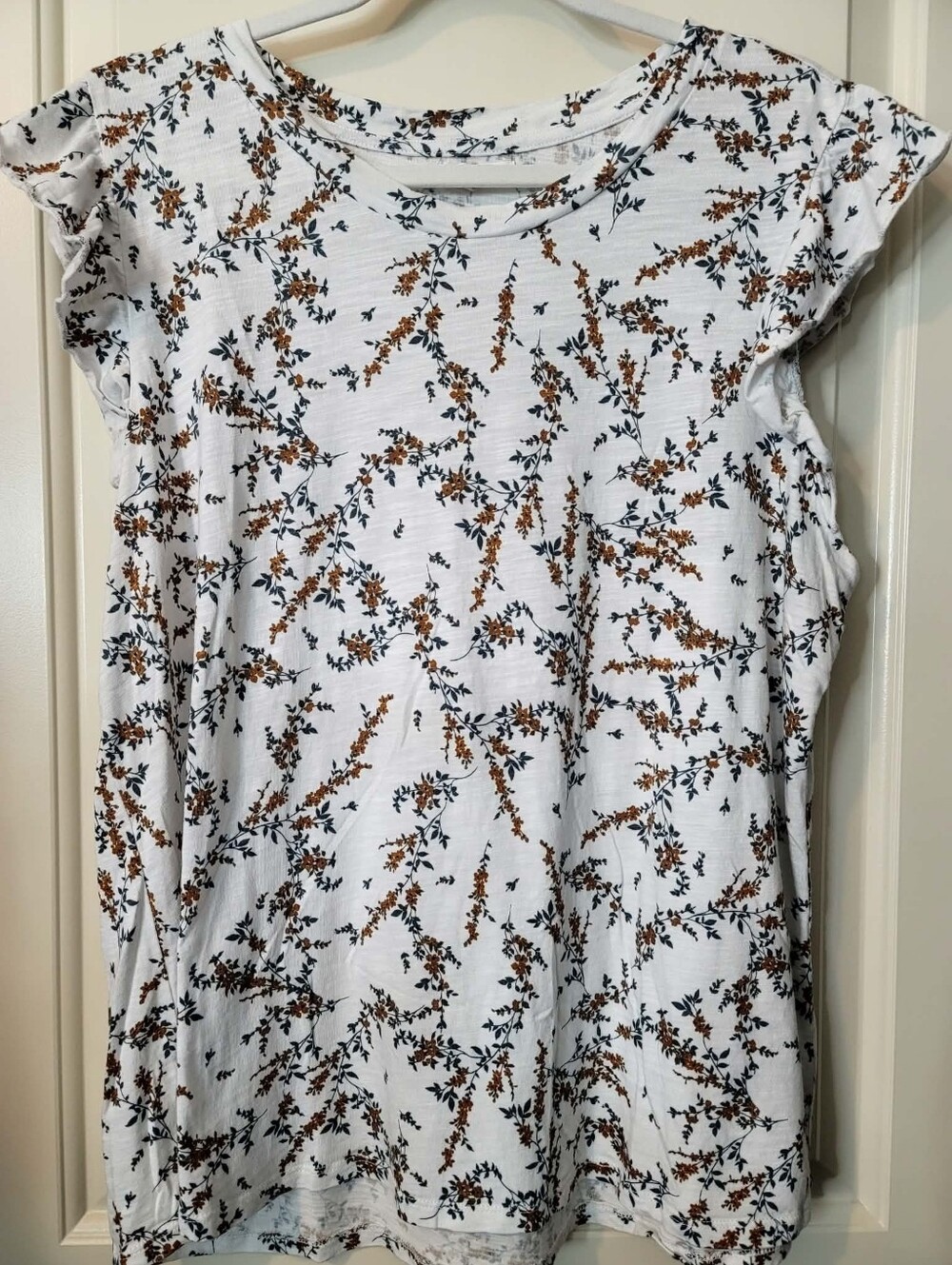 Maurices Floral Top With Flutter Sleeve XXL